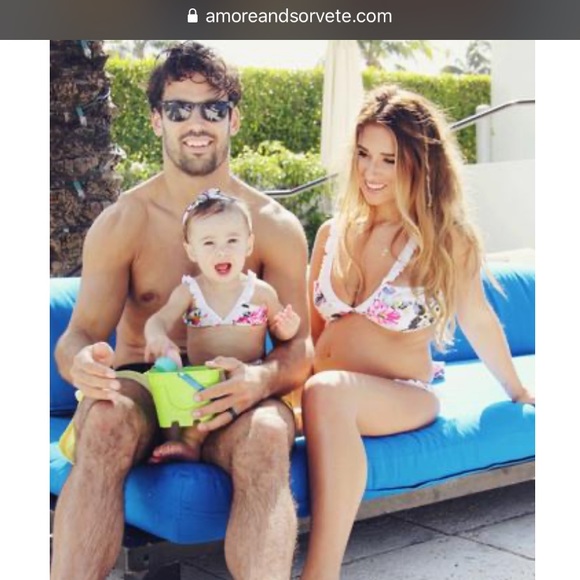 Jessie James Decker Amore and Sorvette Bikini - Picture 11 of 14